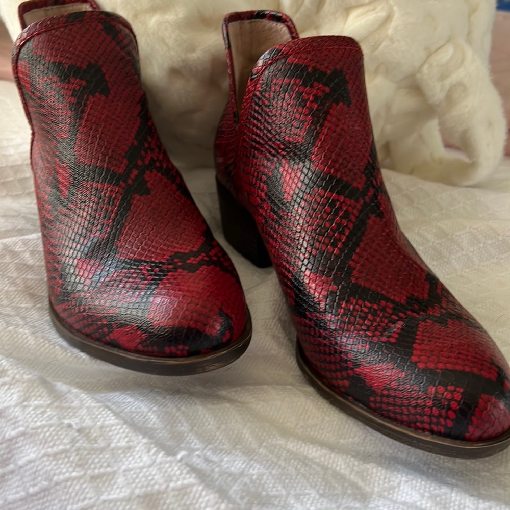 Red Snakeskin Boot from Lucky Brand 🌺🌺
